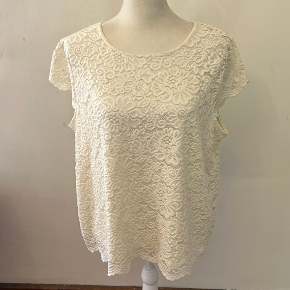 Philosophy cream colored lace cap sleeve blouse Size PL
